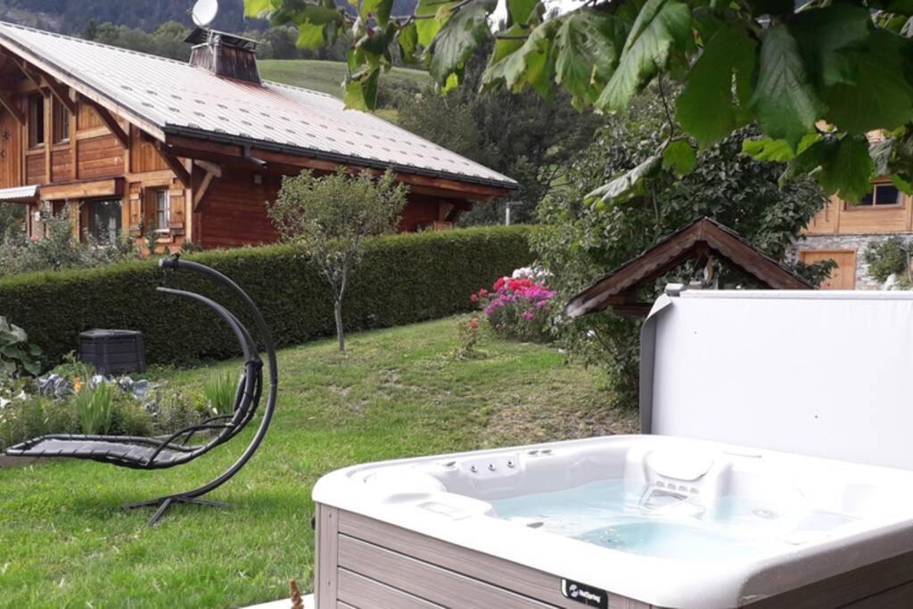 A4 Km De Megeve Tres Joli Studio Avec Jacuzzi ,Vue Sur Les Montagnes Au Calme Praz-sur-Arly Exterior foto