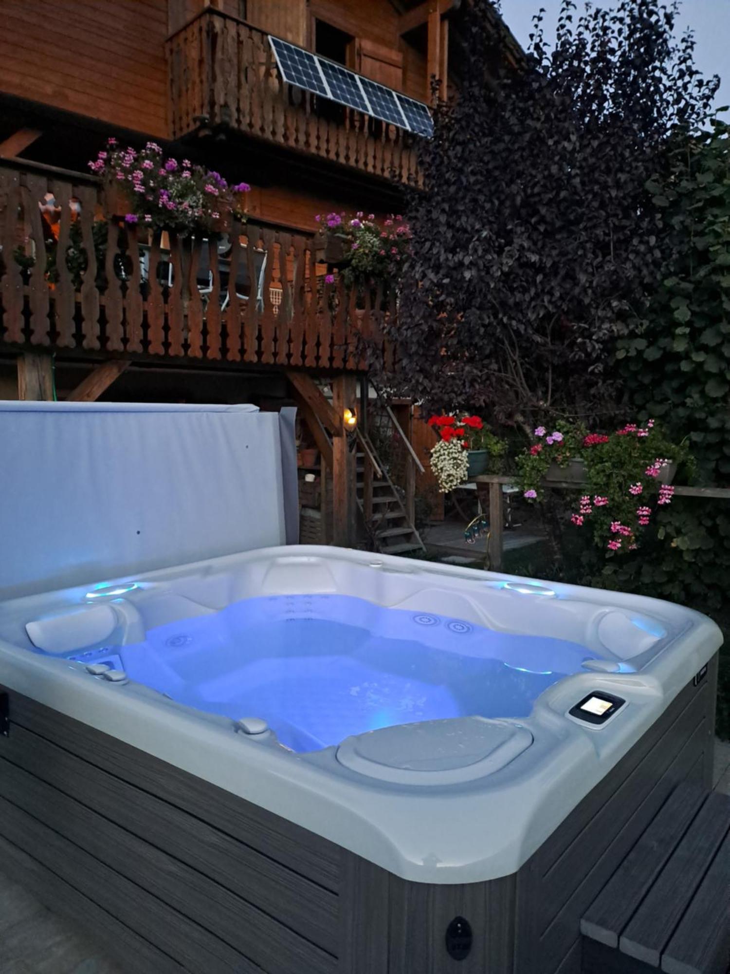 Ferienwohnung A4 Km De Megeve Tres Joli Studio Avec Jacuzzi ,Vue Sur Les Montagnes Au Calme Praz-sur-Arly Exterior foto